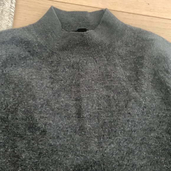 NWOT! Gray COS Bow Sweater - Picture 7 of 9